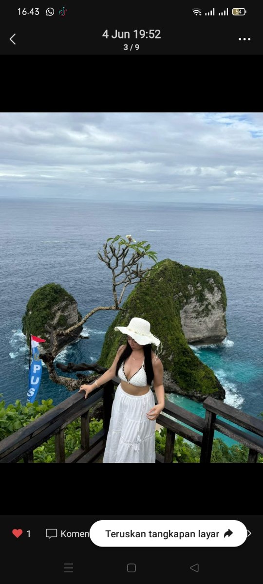6 Hari 5 Malam Air Terjun Sewu + Bromo + Ijen + Lovina + Ubud + Penida