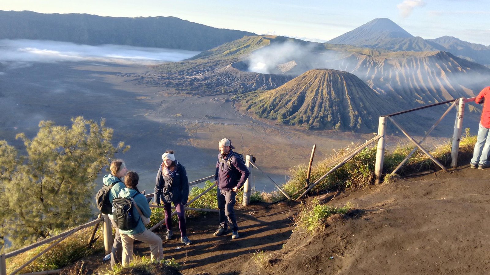 6 Hari 5 Malam Air Terjun Sewu + Bromo + Ijen + Lovina + Ubud + Penida