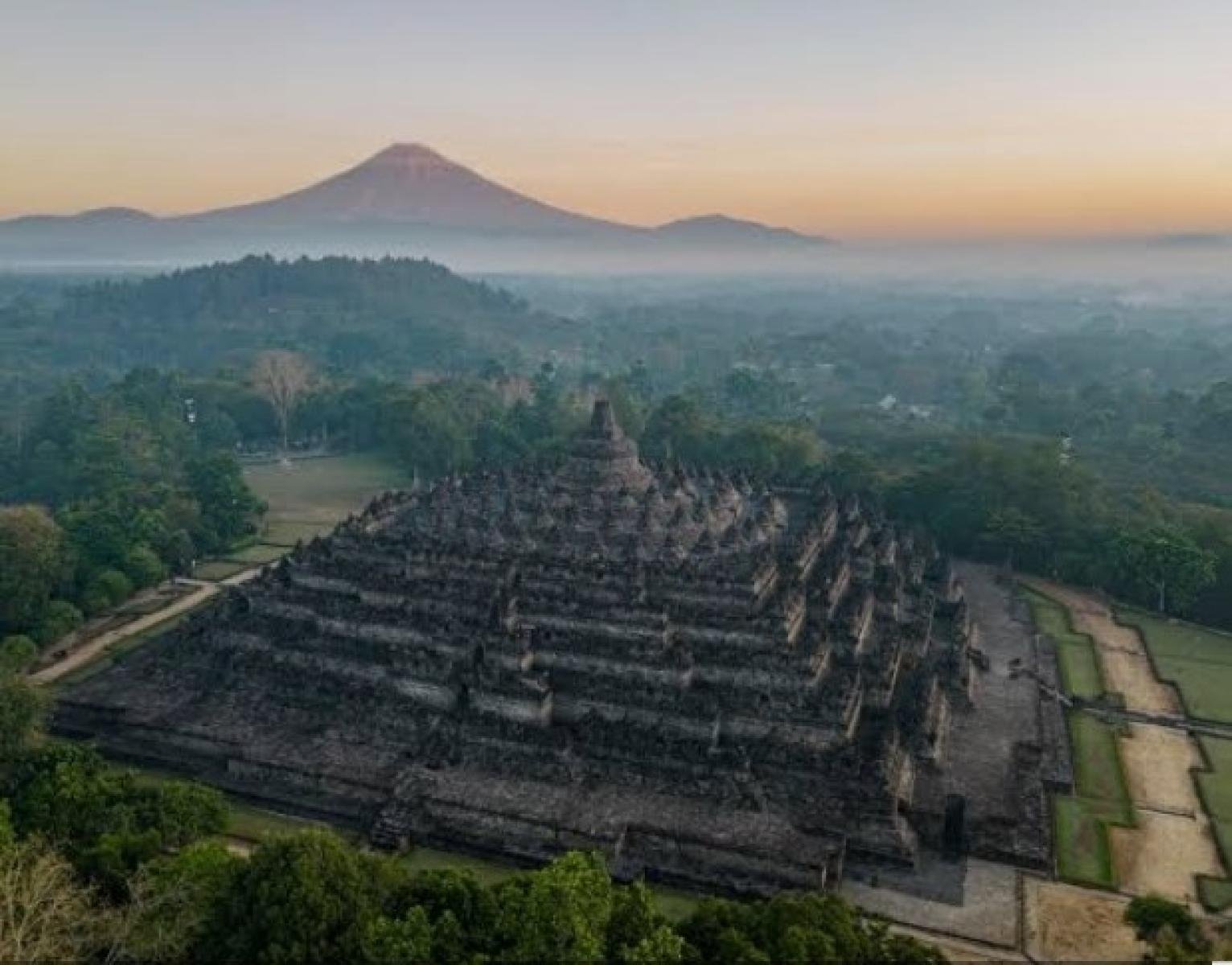 6 Hari 5 Malam Yogyakarta-Jawa Timur
