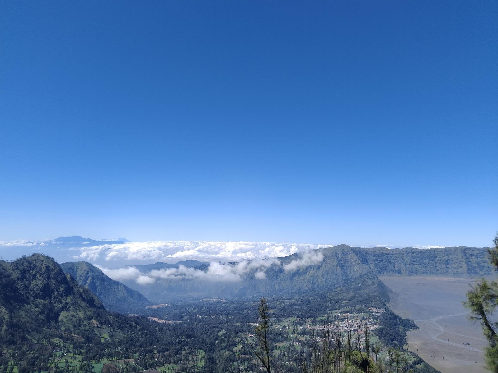 7 Hari 6 Malam Air Terjun Tumpak Sewu + Bromo + Ijen + Lovina + Ubud + Penida